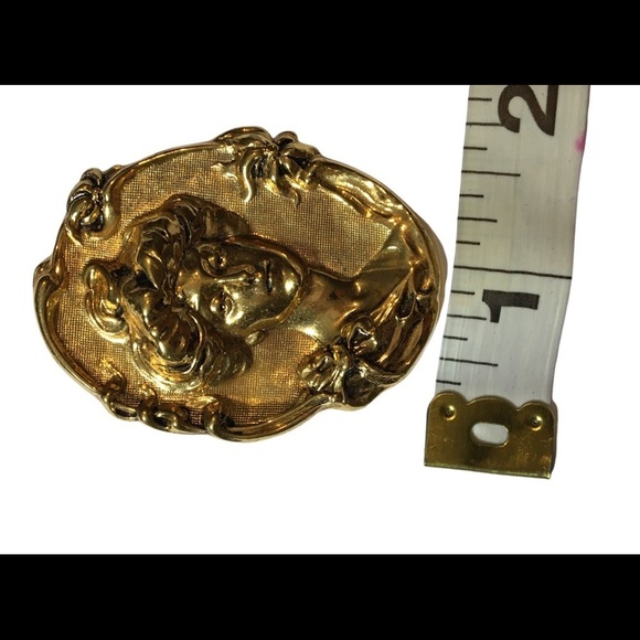 VINTAGE gold tone  Victorian brooch pin with lady face - Picture 6 of 9